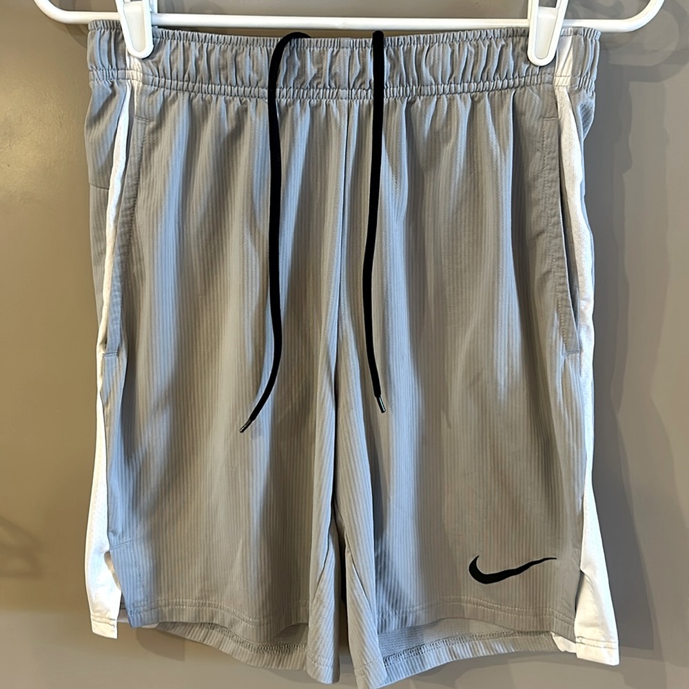 Nike, athletic shorts, standard fit - small, light gray with white accent